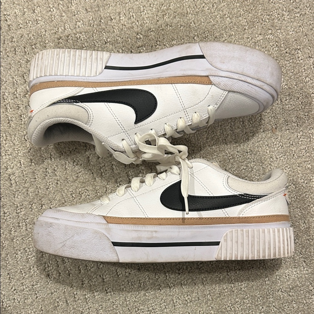 Nike Court Legacy Lifts